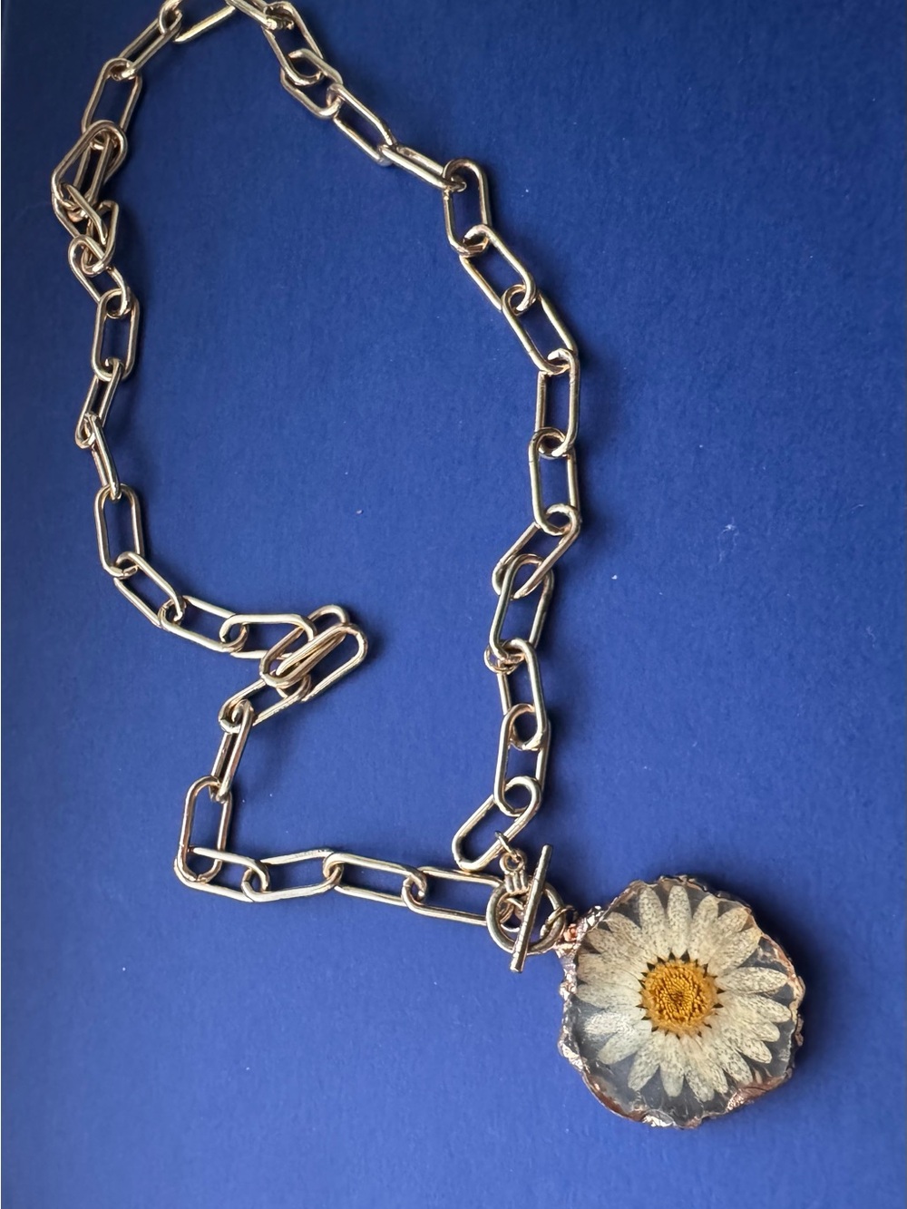 Chain Necklace with Daisy Pendant